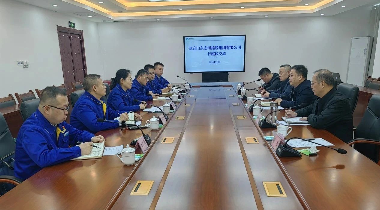 李曉東到新疆調(diào)研督導煤礦建設(shè)推進工作，并慰問駐疆干部職工