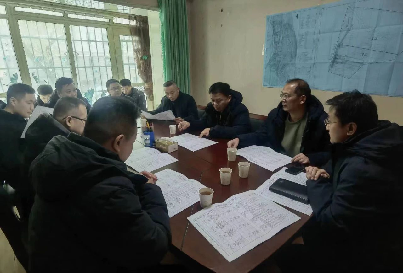 李曉東到新疆調(diào)研督導煤礦建設(shè)推進工作，并慰問駐疆干部職工1