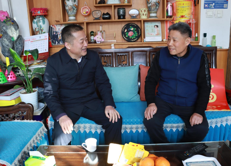 春節(jié)將至，宏河集團(tuán)黨委走訪慰問老干部、困難黨員職工1